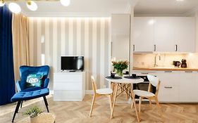 SKY Home- Blue Apartament -Manufaktura, Bezpłatny Parking, Klima, Dostęp na KOD